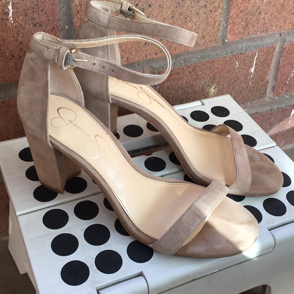 Jessica Simpson size 6.5 tan